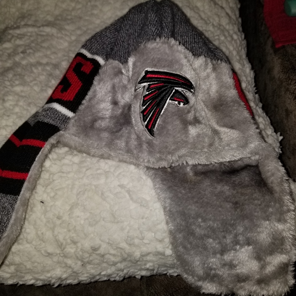 Winter hat - Picture 5 of 6